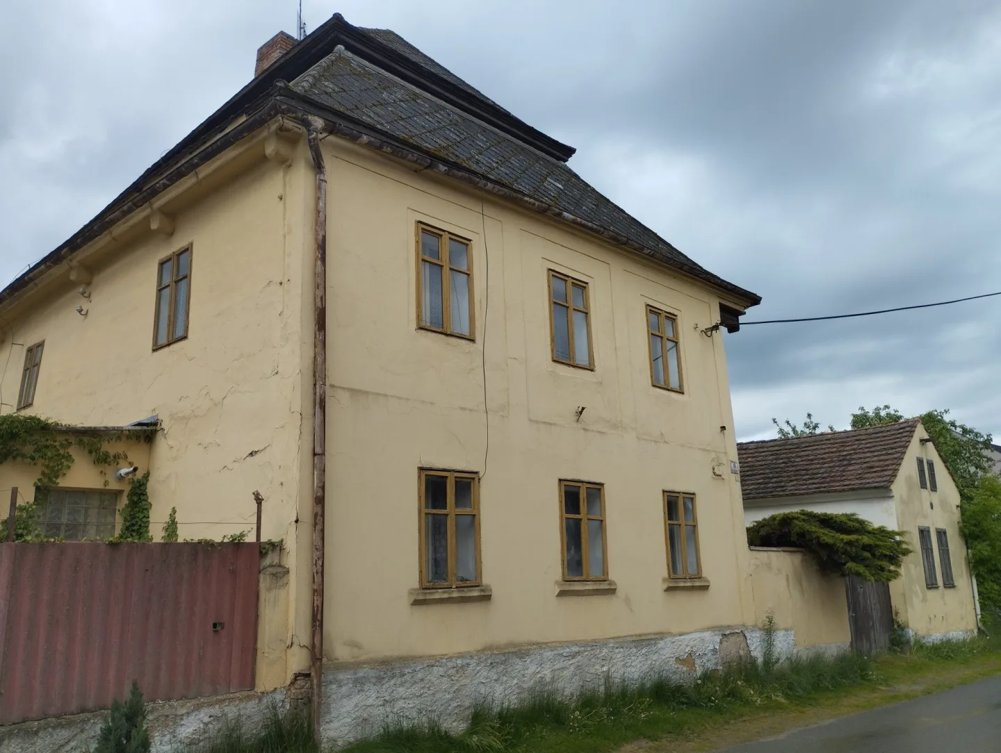 Starý Plzenec – dům čp. 84 a výminek čp. 44 (tzv. prelátství)