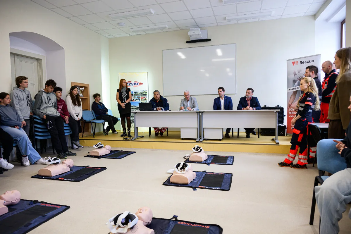 Průkopnická výuka první pomoci, středoškoláci využijí virtuální realitu