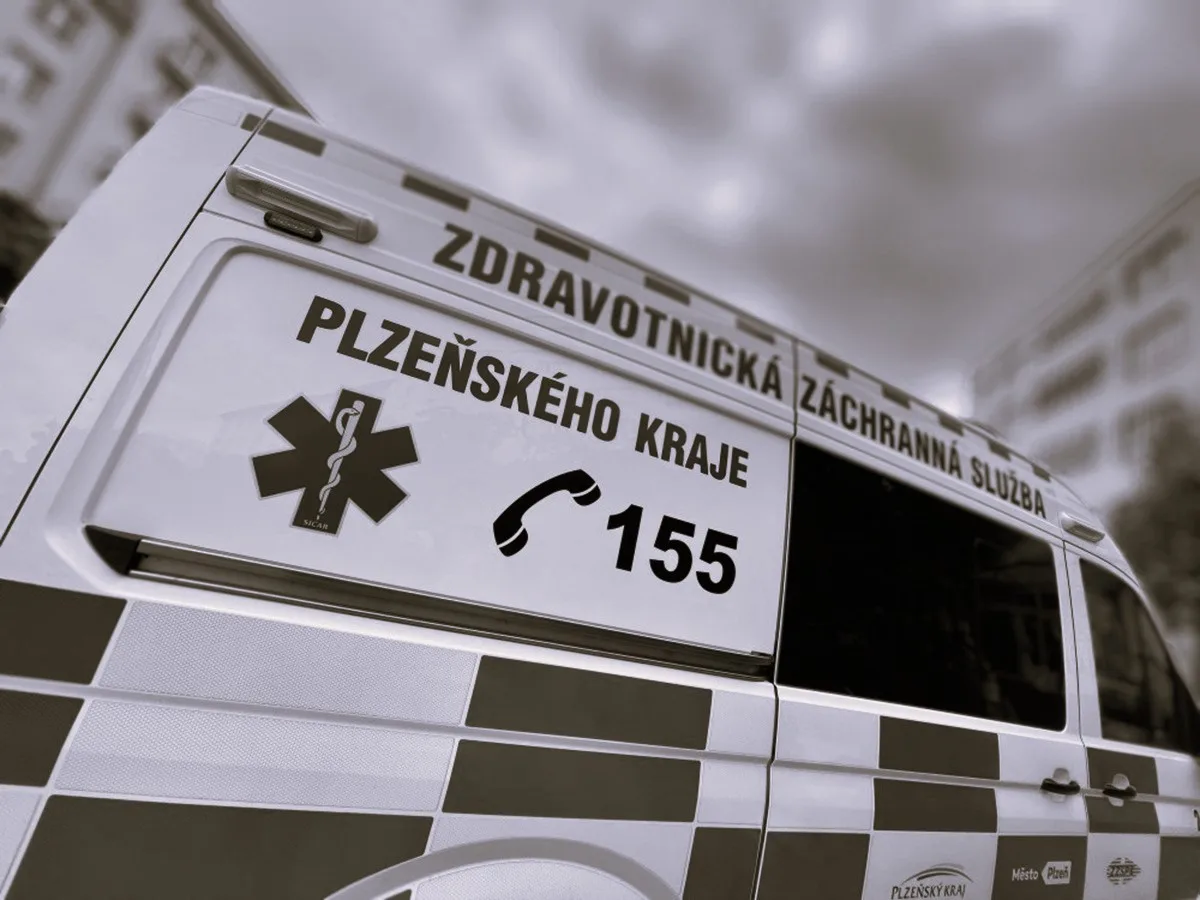 size4-1633985134118-231-kamera-zachytila-brutalni-srazeni-chodce-rychle-couvajicim-osobakem-sokujici-bylo-i-dalsi-jednani-ri