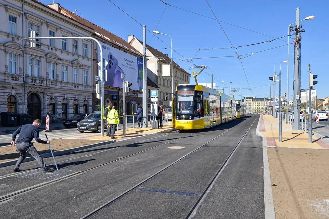 Končí rekonstrukce tramvajové trati číslo 2. Provoz se na koleje vrátí od 1. května