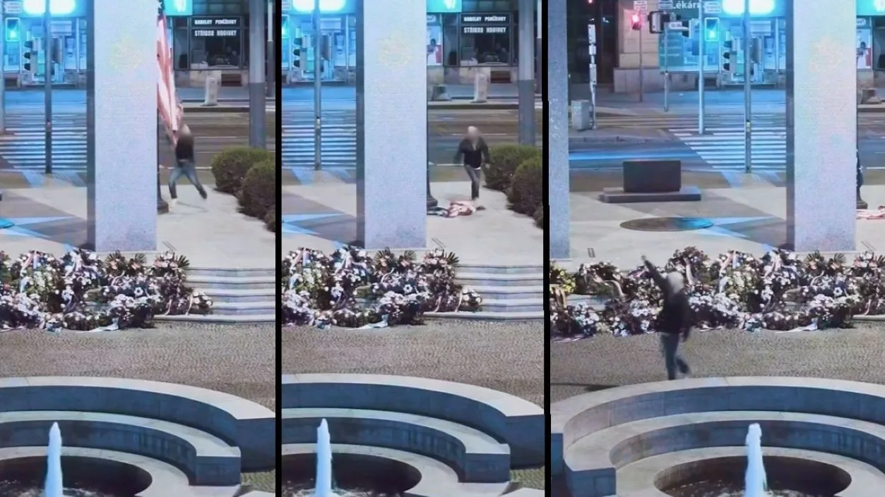 Vandal strhl americkou vlajku z pomníku Díky, Ameriko! Odešel se vztyčenou pravicí