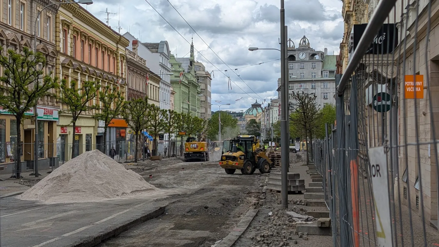 Žádná diskuse a zmatky, zastupitelé řešili už probíhající stavbu na Americké třídě