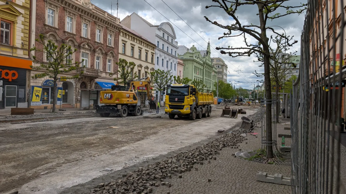 Žádná diskuse a zmatky, zastupitelé řešili už probíhající stavbu na Americké třídě