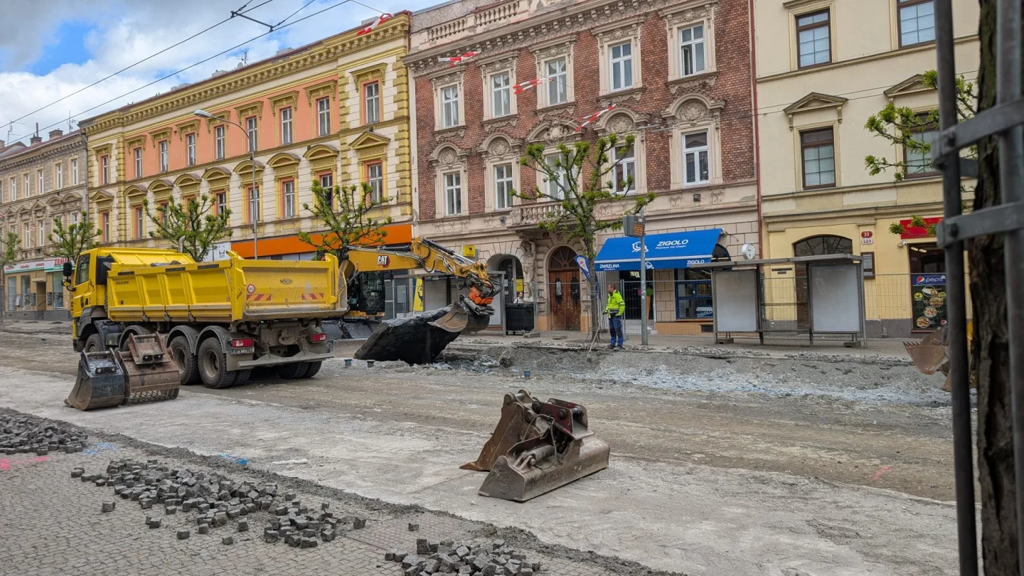 Žádná diskuse a zmatky, zastupitelé řešili už probíhající stavbu na Americké třídě