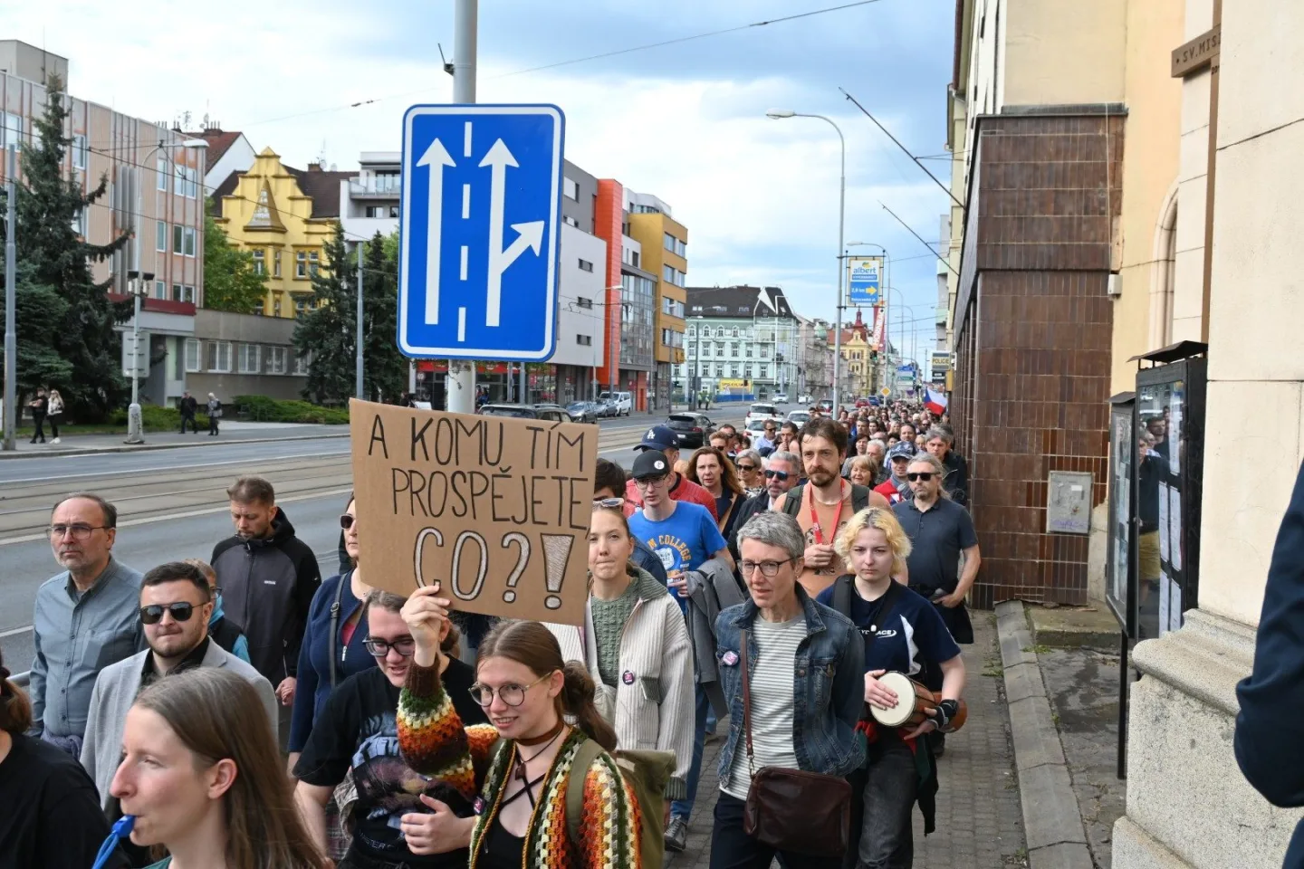 Stovky lidí v Plzni daly vládě najevo jasný vzkaz: Ruce pryč od médií