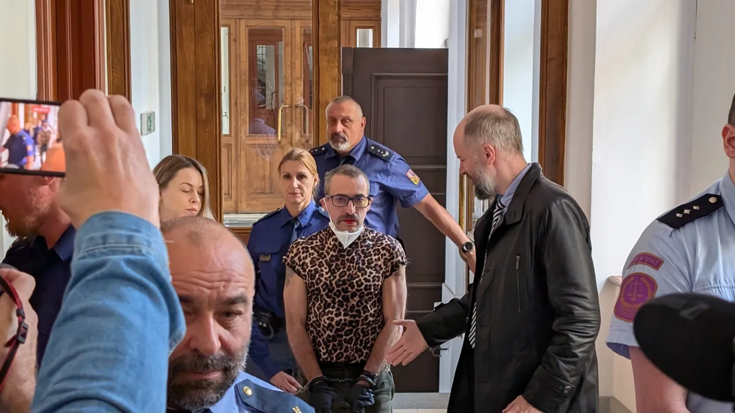 Soud zatím nerozhodl o vydání německé extremistky, Marla přirovnala Bory k Alcatrazu