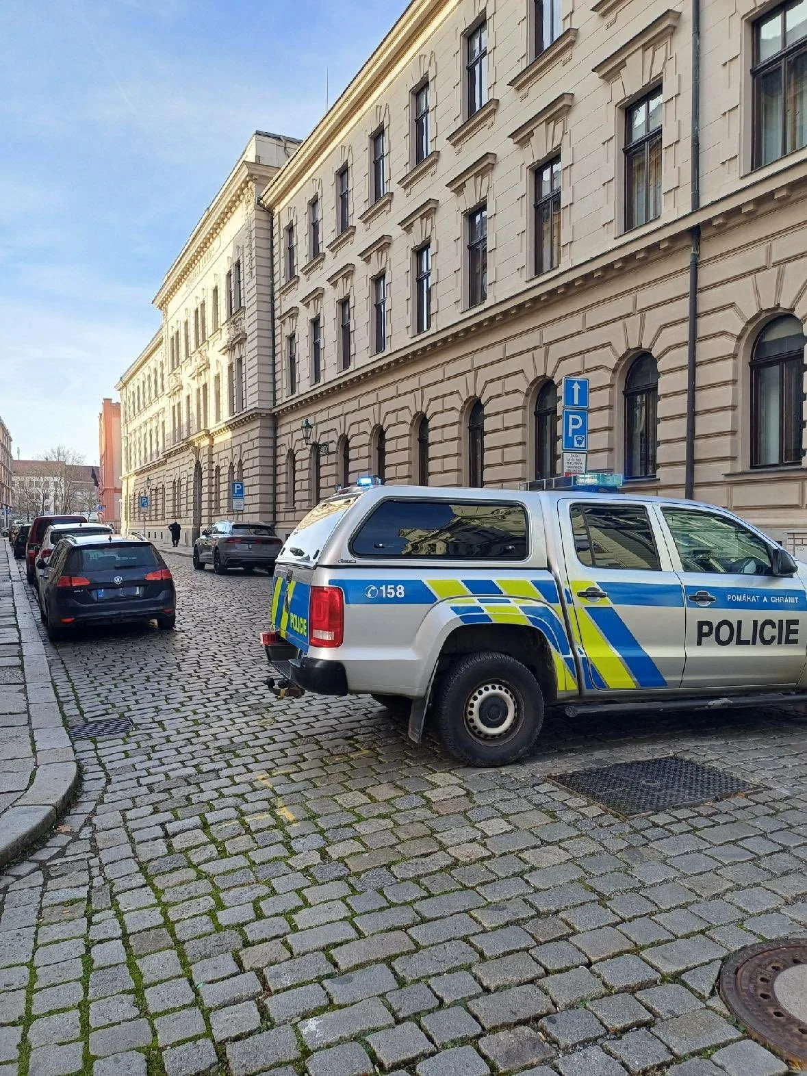 Žena ohlásila bombu v budově soudu, její vysvětlení policisty neobměkčilo