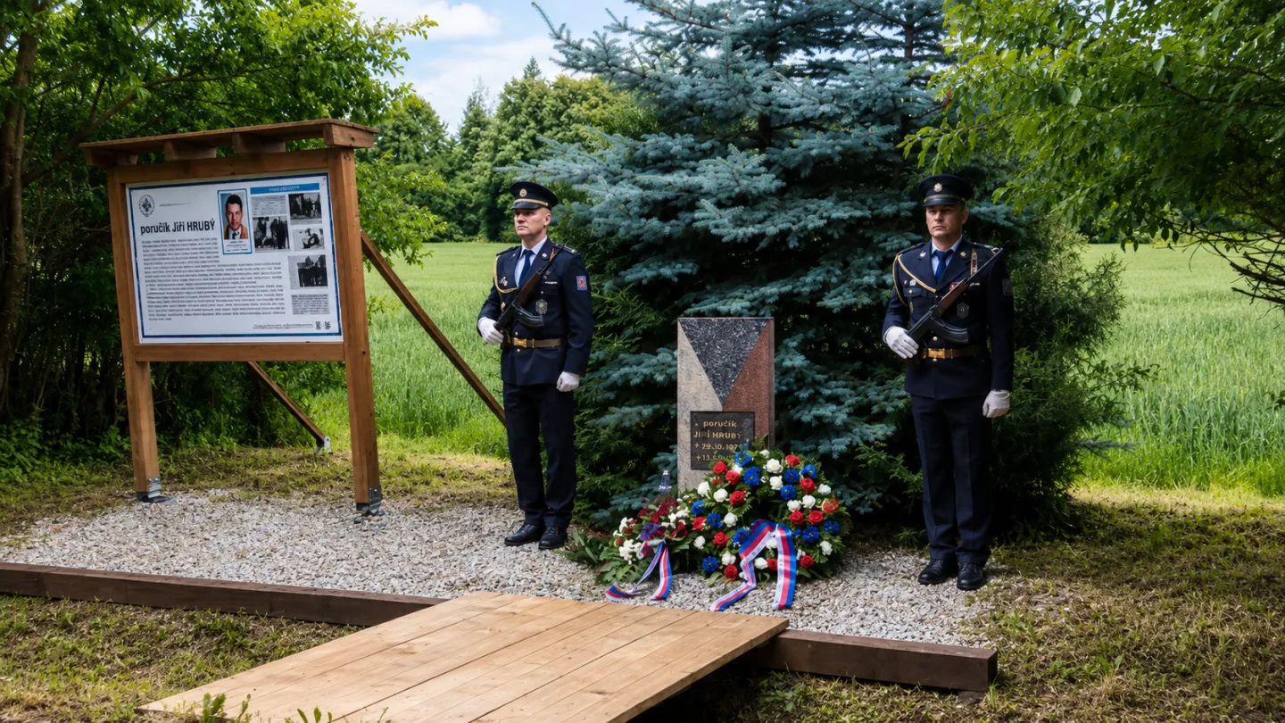 Památku policisty Jiřího Hrubého uctili jeho kolegové společně s rodinou