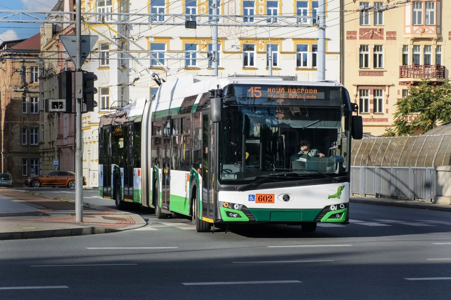 Plzeň koupí 34 trolejbusů za více než půl miliardy. V ulicích budou do dvou let