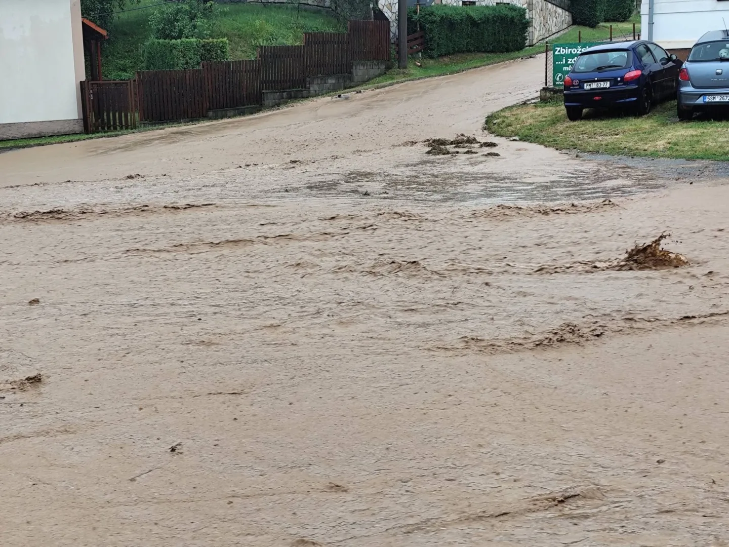 Tohle jsme nezažili, všichni jsou plní emoci, říká starosta z třikrát vytopené obce