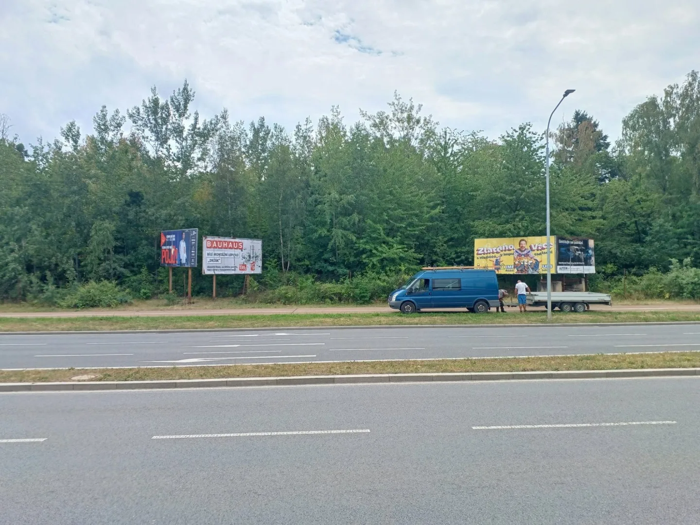Dříve odstraněné billboardy se opět vrací na městské výpadovky
