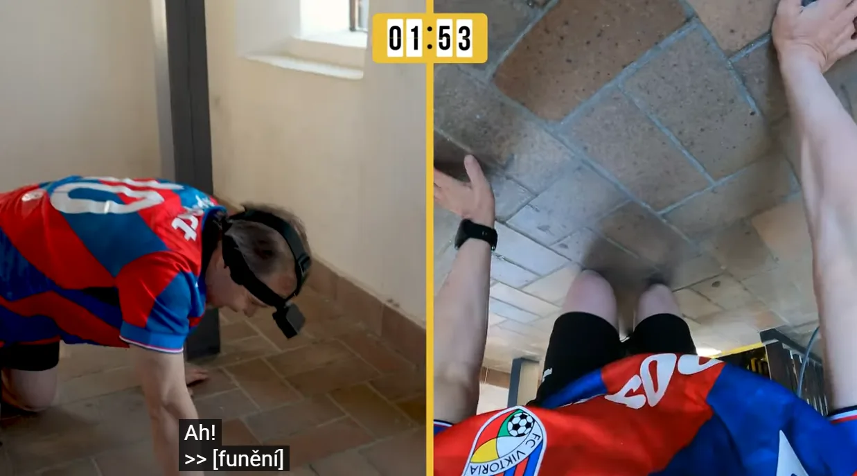 Biskup Holub vyběhl na věž chrámu sv. Bartoloměje. Vyzval lidi k neobvyklému závodu