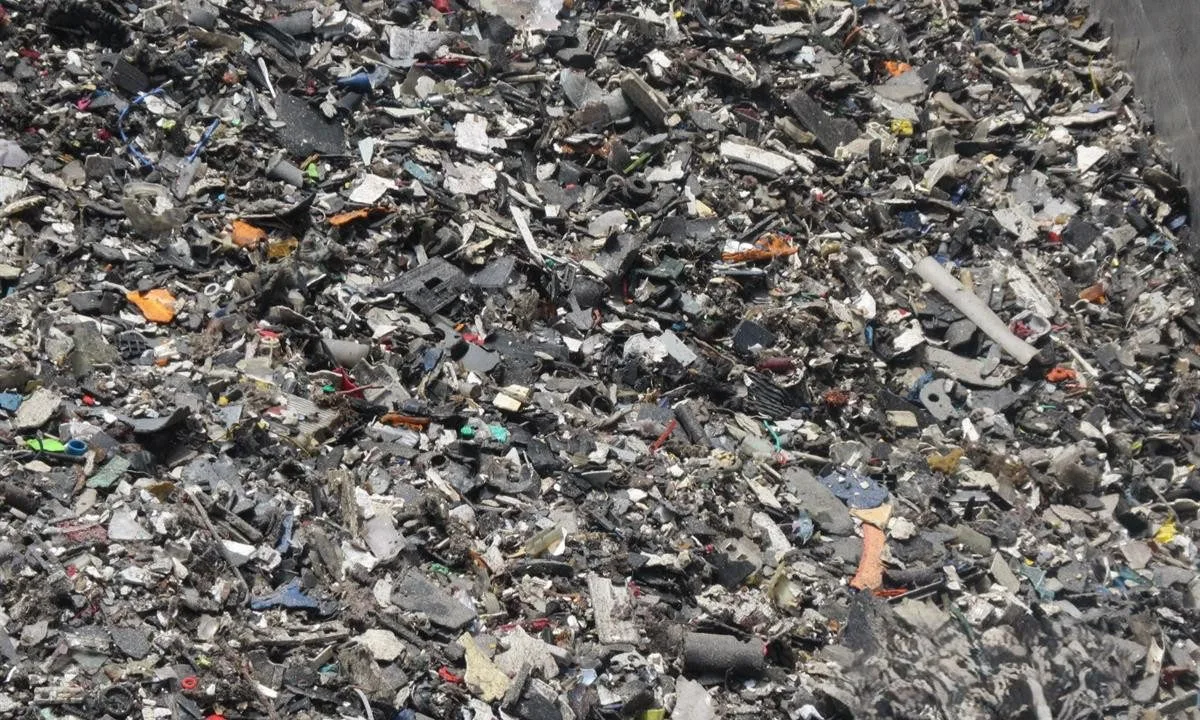 Do Česka mířilo přes hranice 72 tun odpadu. Celníci zadrželi tři nelegální zásilky