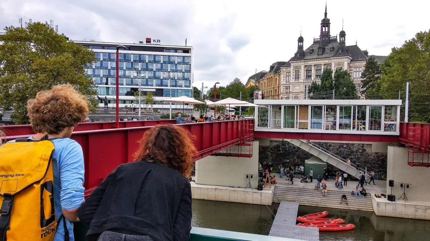 Náplavka bojuje o cenu za architekturu, mezinárodní porota ji poslala do užšího výběru
