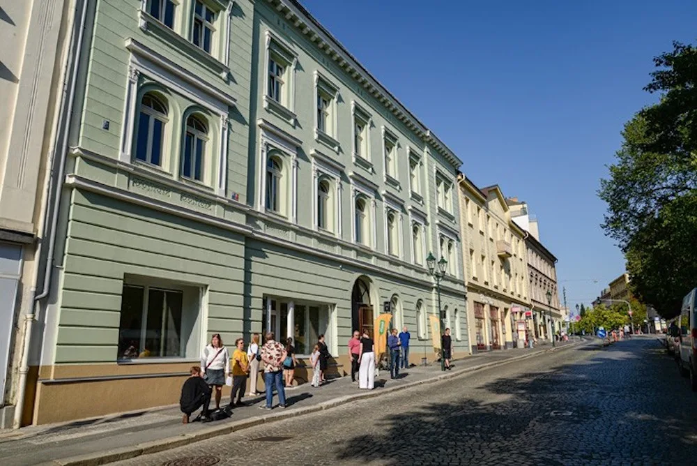 Rekonstrukce domu ve Smetanových sadech za 40 milionů skončila. Nabídne osm bytů
