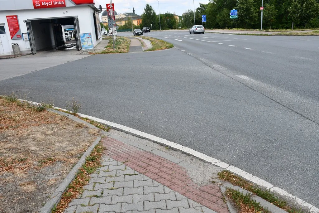 Problémová křižovatka U Darebáka se změní. Přibudou semafory i nový jízdní pruh