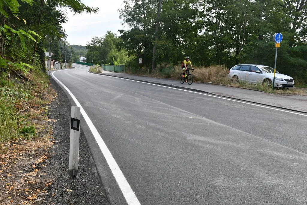 Řidičům se o něco uleví. Po měsíci skončila oprava části důležité ulice Na Roudné