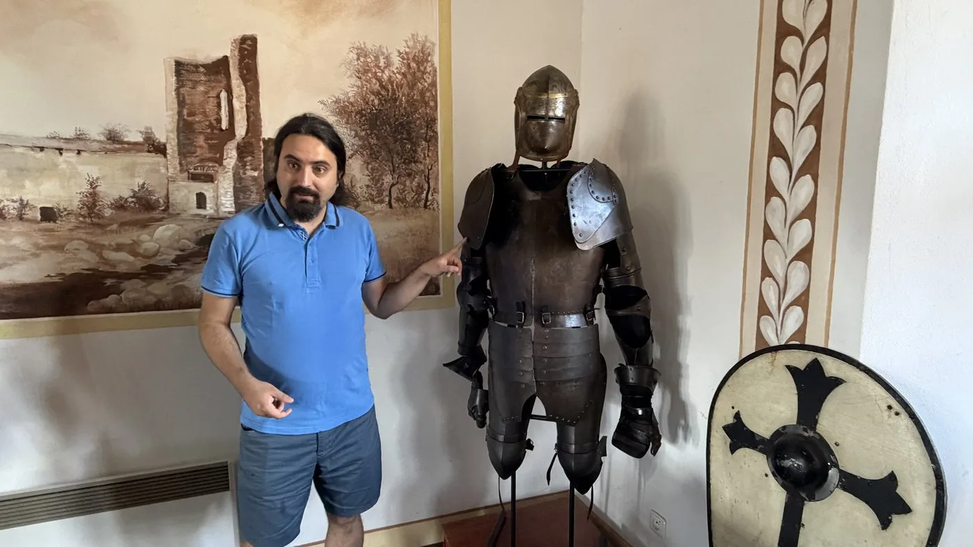 Expozice věnovaná historickému šermu se zbrojnicí