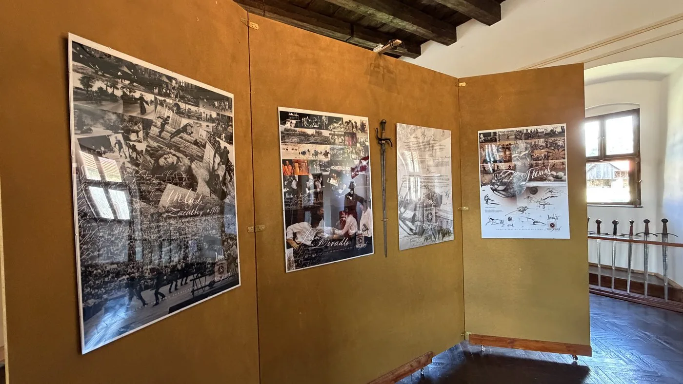 Expozice věnovaná historickému šermu se zbrojnicí