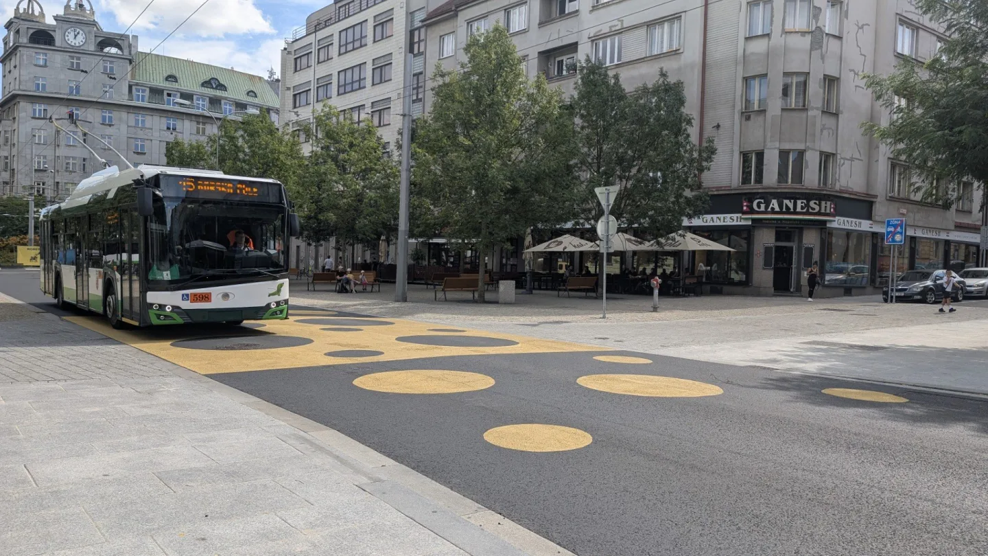 Americká třída dostala puntíky, některé to zaskočilo. Ve vizualizacích totiž nebyly