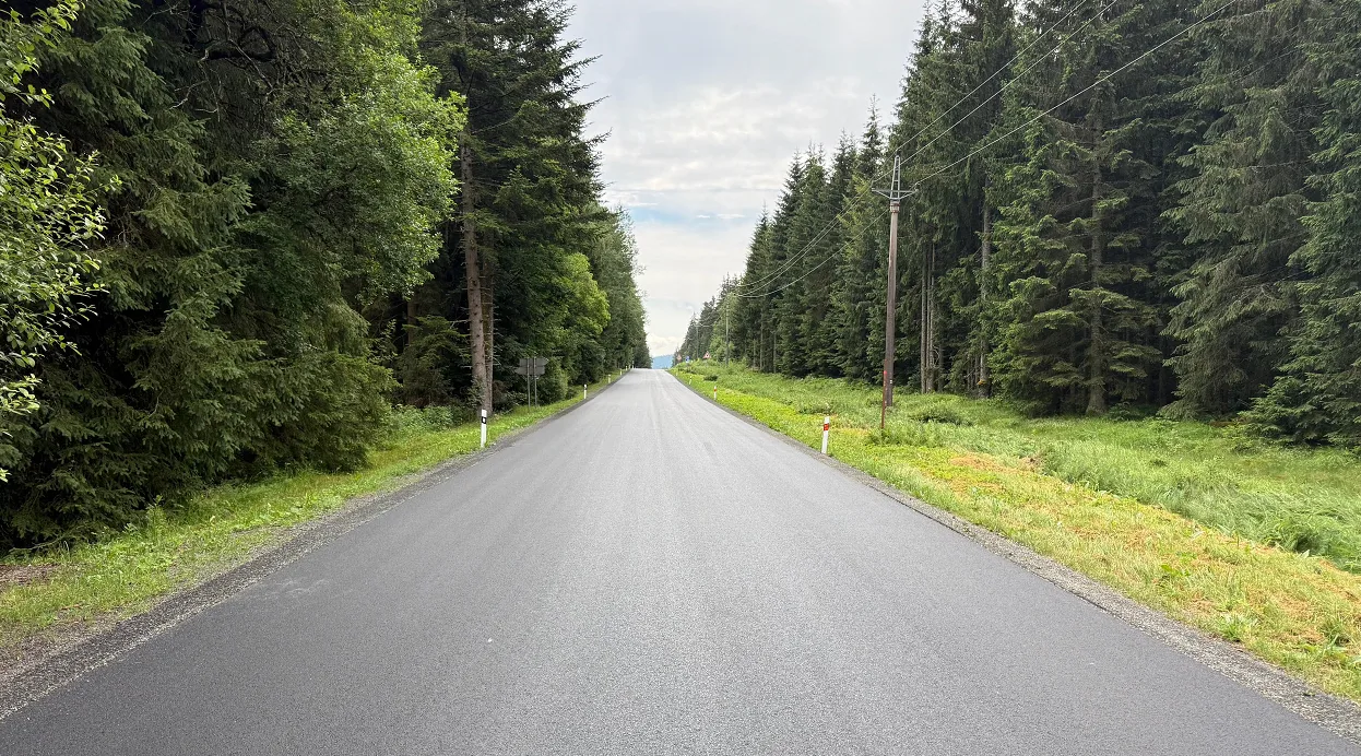 Konec uzavírek, kraj opravil v létě na Klatovsku přes šest kilometrů silnic