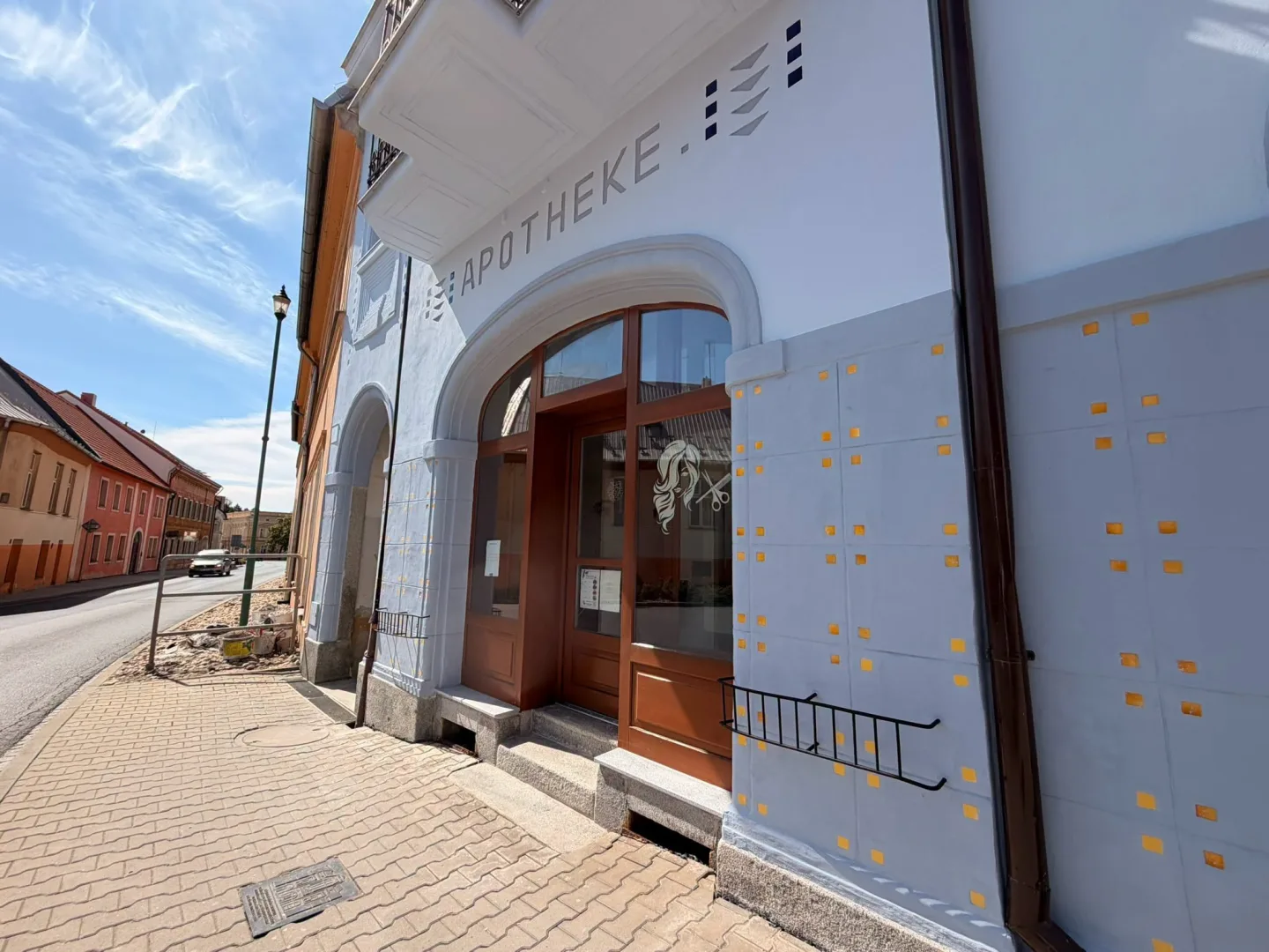 Podrobný průzkum i analýza starých fotek, bývalé lékárně se vrátila původní krása