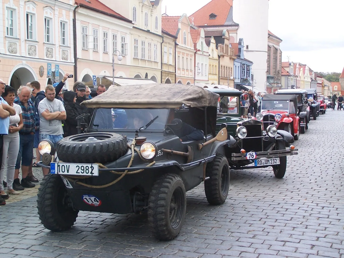 FOTO: Sraz veteránů představil kuriozity, zahraniční legendy i českou eleganci