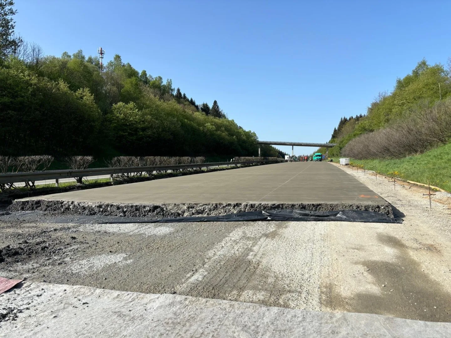 ŘSD opravuje za 580 milionů levou stranu D5 od hranic na Plzeň