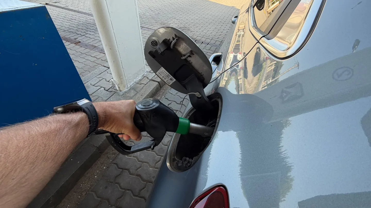 V kraji zlevnily benzin i nafta, nejlevněji natankují řidiči na severním Plzeňsku