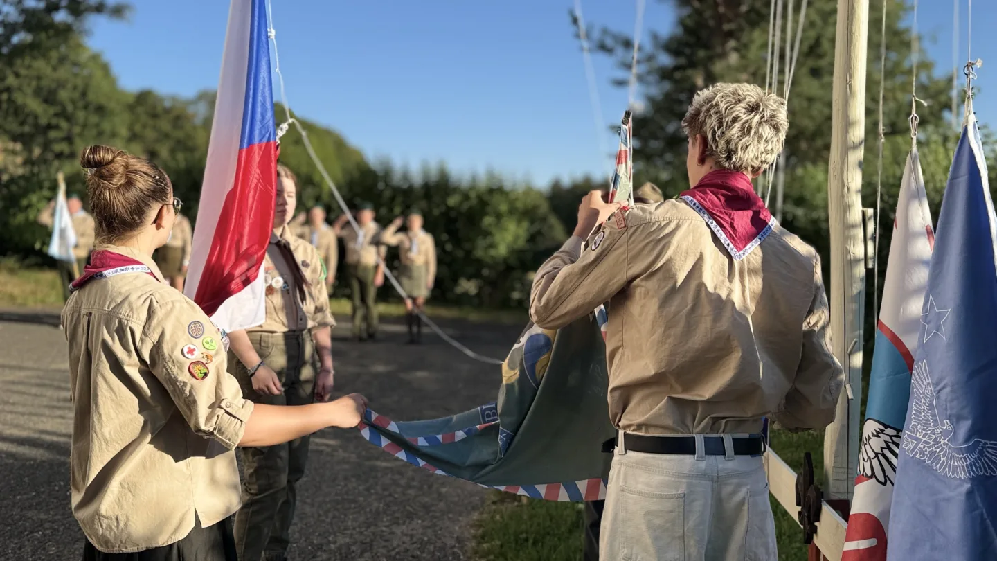 Praktické dovednosti i dobrá fyzička. Na Šumavě trénují budoucí skautské vedoucí