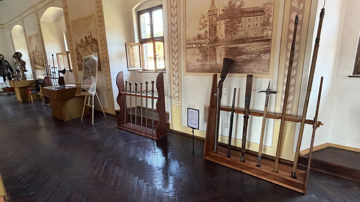 Expozice věnovaná historickému šermu se zbrojnicí