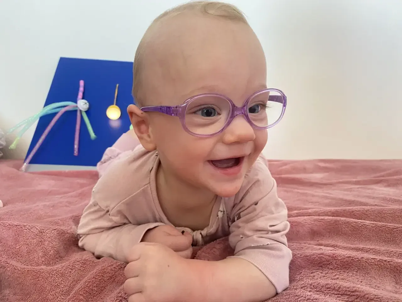 Natálka po narození prodělala sepsi i krvácení do mozku. Rodina teď prosí o pomoc