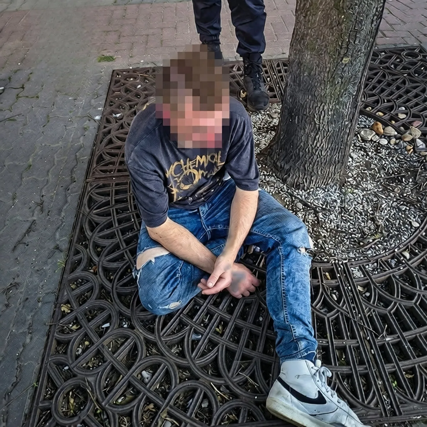 Strážníci hledali muže s kousancem na palci. Označila ho tak přepadená žena