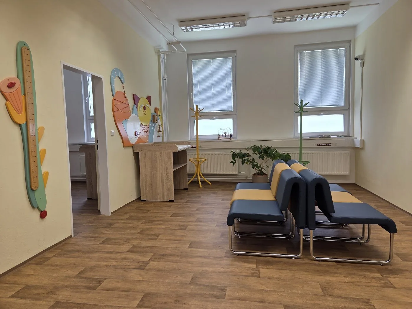 Rodiče tisíců dětí o své pediatričky nepřišli. Mají nové prostory v bývalém úřadu