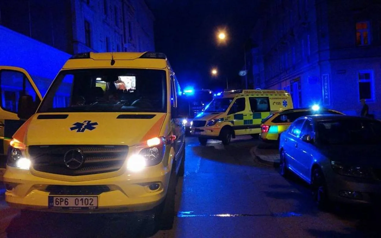Muž se polil benzínem a zapálil. Děsivá událost se odehrála přímo v domě