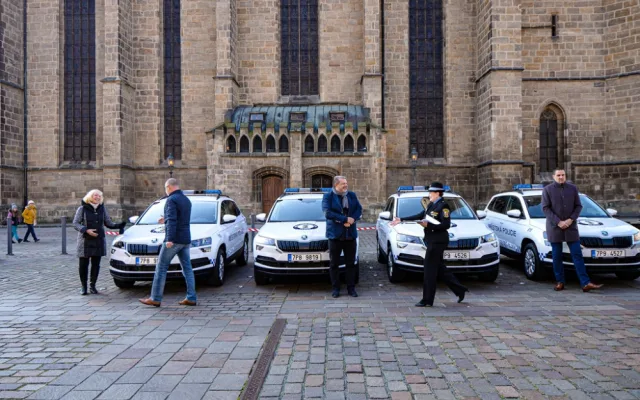 Plzeňští strážníci vyjedou do terénu s novými vozy.