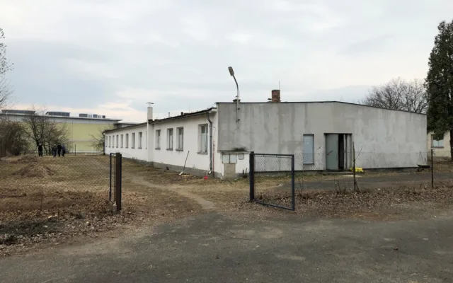 V areálu tohoto objektu na Borských polích vzniká centrum pro bezdomovce