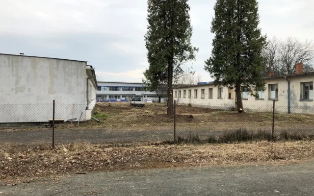 V areálu tohoto objektu na Borských polích vzniká centrum pro bezdomovce