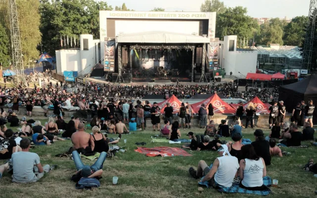 Obří pódium lochotínského amfiteátru prochází rekonstrukcí za šest milionů