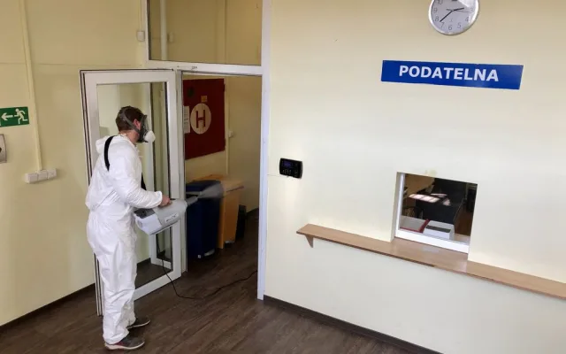 Doubravka vydezinfikuje školky, očistnou kůrou už prošly úřad, D-klub i veřejné toalety