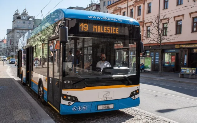 PMDP testuje další zapůjčený trolejbus, díky bateriím dojede i tam, kde nejsou troleje