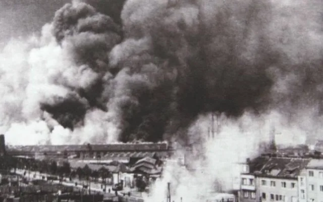 Přesně před 75 lety americké bombardéry zničily plzeňskou Škodu, nálet dodnes budí emoce