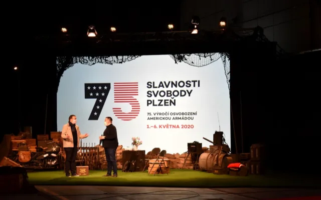 Studio Slavnosti svobody 2020 je připraveno, živý přenos zahájí v neděli úderem 11.00