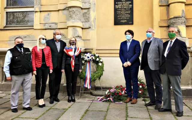 Památku letců uctili zástupci obvodu