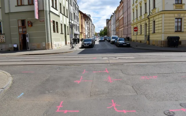 Rekonstrukcí projde tramvajová trať ve Sladkovského ulici, omezení dopravy se dotkne aut i tramvají