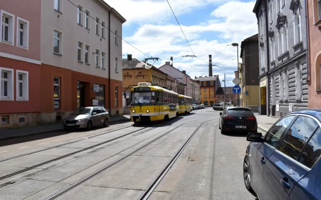 Rekonstrukcí projde tramvajová trať ve Sladkovského ulici, omezení dopravy se dotkne aut i tramvají