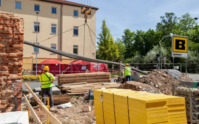 Pro vědeckou knihovnu Plzeňského kraje vyrůstá na Borech nový depozitář