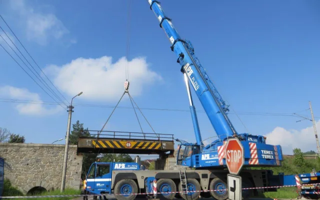 Demontáž starého železničního mostu v Dentíně u Klatov