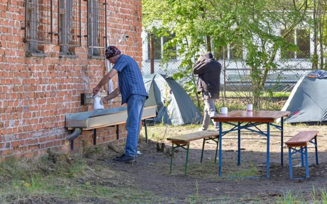 Stanové městečko končí. Plzeň plánuje pomáhat lidem bez domova i nadále