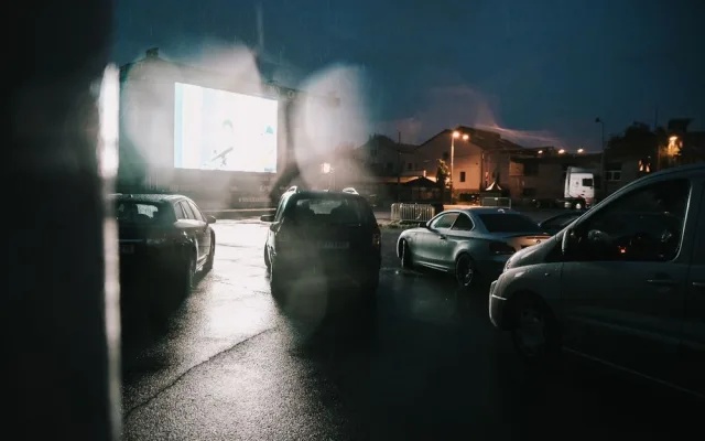 Autokino už má za sebou první promítací víkend